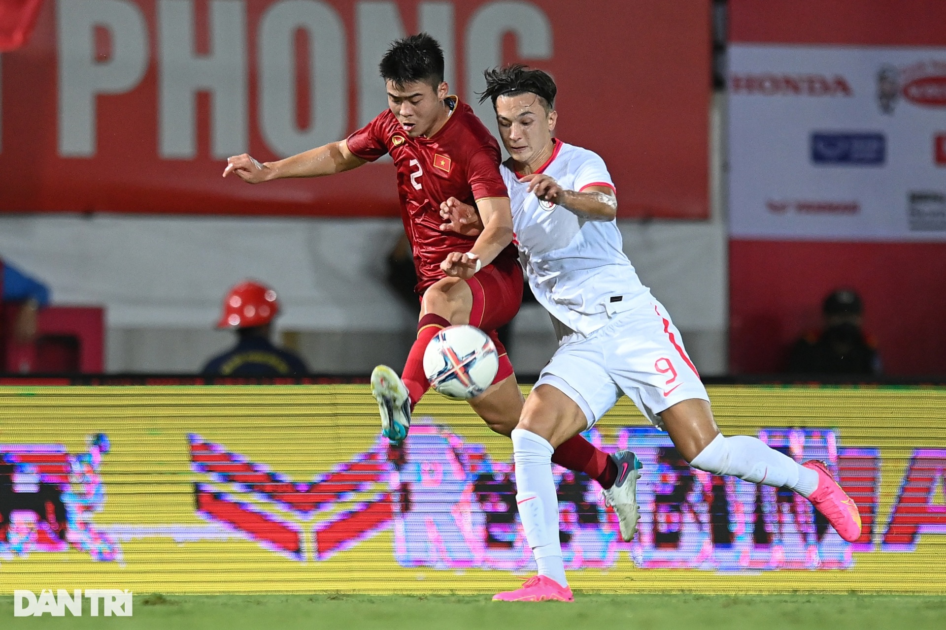 Màn trình diễn của Quang Hải trong ngày HLV Troussier ra mắt - 9