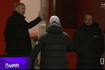 HLV Jurgen Klopp nổi giận lôi đình, quát tháo HLV đối thủ