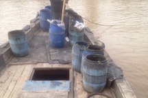 Bắt quả tang đôi vợ chồng đổ hàng chục thùng chất thải xuống biển