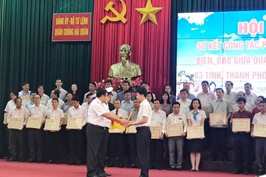 EVN đón nhận bằng khen của Bộ Tư lệnh Hải quân