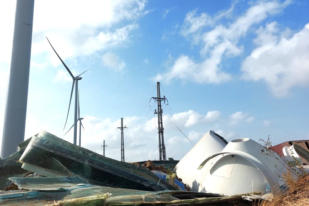Vụ rơi cánh quạt điện gió ở Bạc Liêu: Mời chuyên gia nước ngoài vào cuộc - 1 Vụ rơi cánh quạt điện gió ở Bạc Liêu: Mời chuyên gia nước ngoài vào cuộc - 1