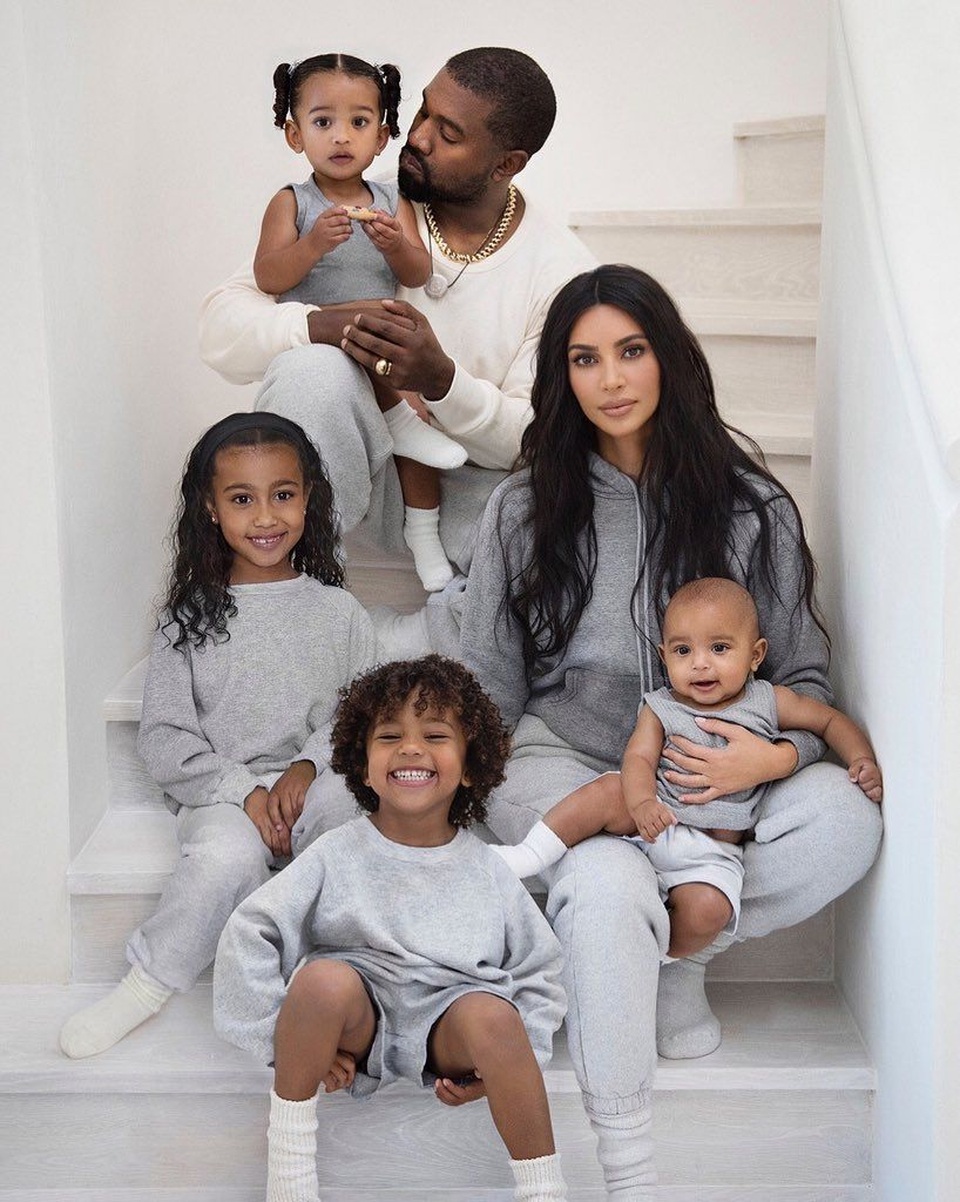 Nhà Kardashian trong cơn bão ly hôn: Có một kim chỉ nam - 3 Nhà Kardashian trong cơn bão ly hôn: Có một kim chỉ nam - 3