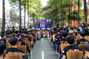 Đoàn Thanh niên Công ty Truyền tải điện 4 hưởng ứng chiến dịch Giờ Trái đất năm 2017