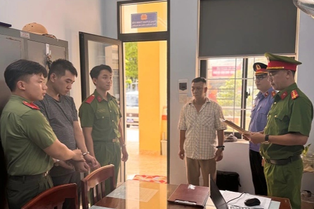 Khởi tố đối tượng phóng hỏa tiệm spa khiến 2 người tử vong - 1 Khởi tố đối tượng phóng hỏa tiệm spa khiến 2 người tử vong - 1