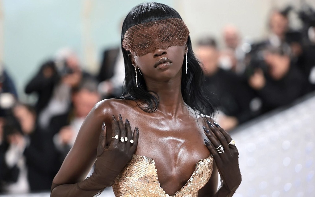 “Viên ngọc đen” Anok Yai đẹp ra sao mà lên ngôi cao nhất giới người mẫu? - 4