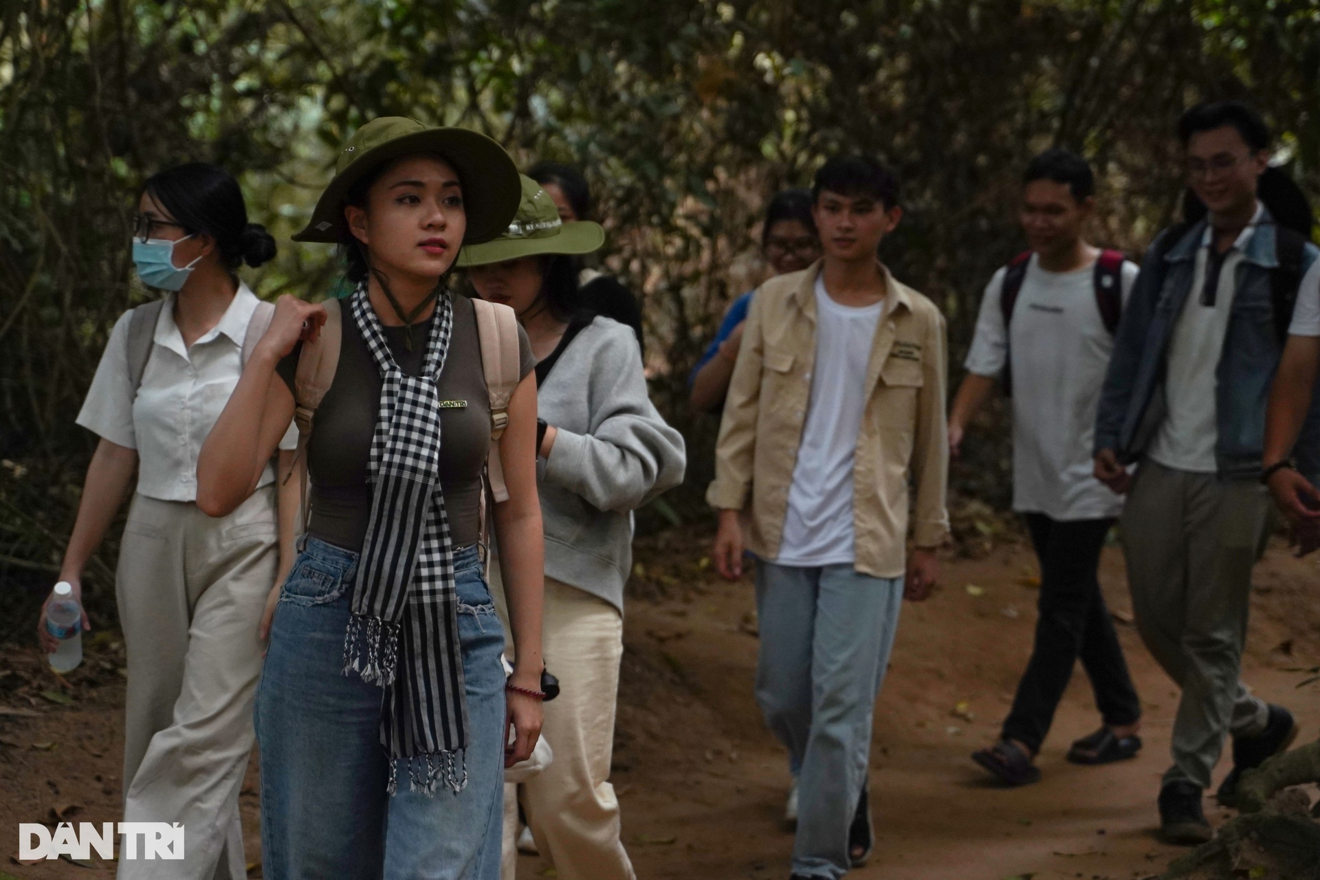 Khám phá địa đạo Củ Chi: Kỳ quan giữa lòng đất thép - 10 Khám phá địa đạo Củ Chi: Kỳ quan giữa lòng đất thép - 10