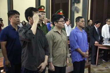 Cán bộ công an tiếp tay buôn lậu “siêu xe”