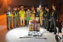 Đôi nam nữ thuê ô tô đi mua hơn 80kg pháo nổ ở Bình Dương