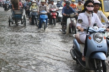Mỗi năm “tiêu” hơn 14.000 tỉ đồng cho ngập lụt 