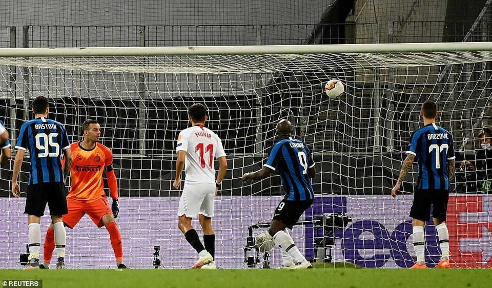 Những khoảnh khắc nghẹt thở trong chiến thắng của Sevilla trước Inter Milan - 17 Những khoảnh khắc nghẹt thở trong chiến thắng của Sevilla trước Inter Milan - 17