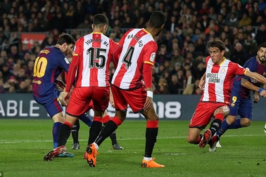 Barcelona 6-1 Girona: Suarez lập hattrick, Messi ghi cú đúp