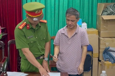 Đường dây buôn lậu núp bóng Công ty nội thất Khang Minh ở TPHCM