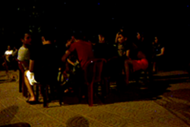 Công viên, quán trà đá hút khách đêm hè