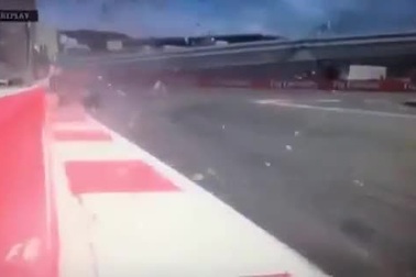 Clip tai nạn ở tốc độ 320 km/h