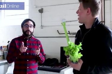 Xuất hiện “thần bài... chém hoa quả”