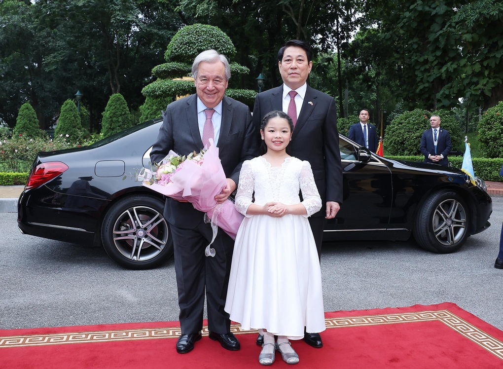 President Luong Cuong welcomes the United Nations Secretary-General at the Presidential Palace - 3 Chủ tịch nước Lương Cường đón Tổng Thư ký Liên hợp quốc tại Phủ Chủ tịch - 3
