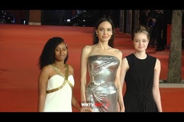 Angelina Jolie cùng con dự công chiếu phim