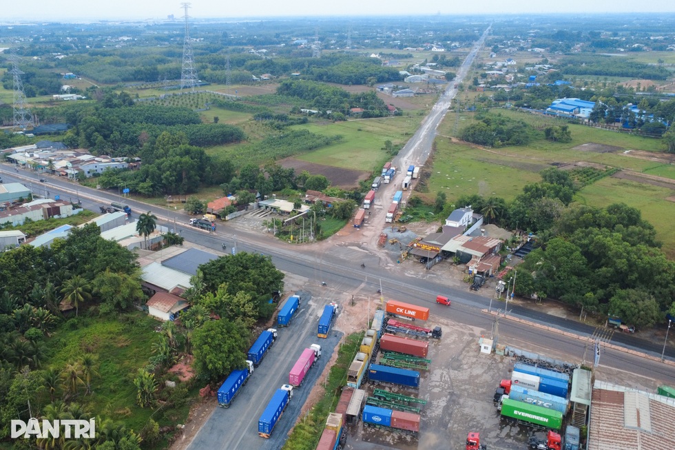 Người dân hưởng lợi kép khi đường Hồ Chí Minh qua Tây Ninh hoàn thành - 1
