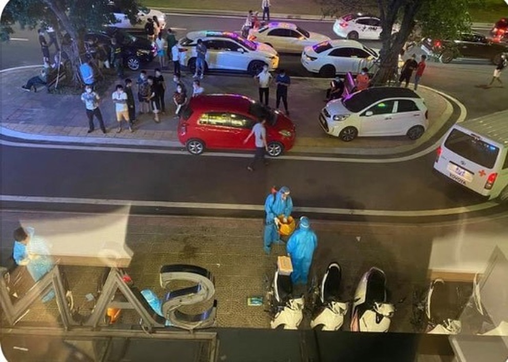Điều tra việc giang hồ mạng Hoàng Tử Gió chết trong một chung cư ở Hà Nội - 2 Điều tra việc giang hồ mạng Hoàng Tử Gió chết trong một chung cư ở Hà Nội - 2