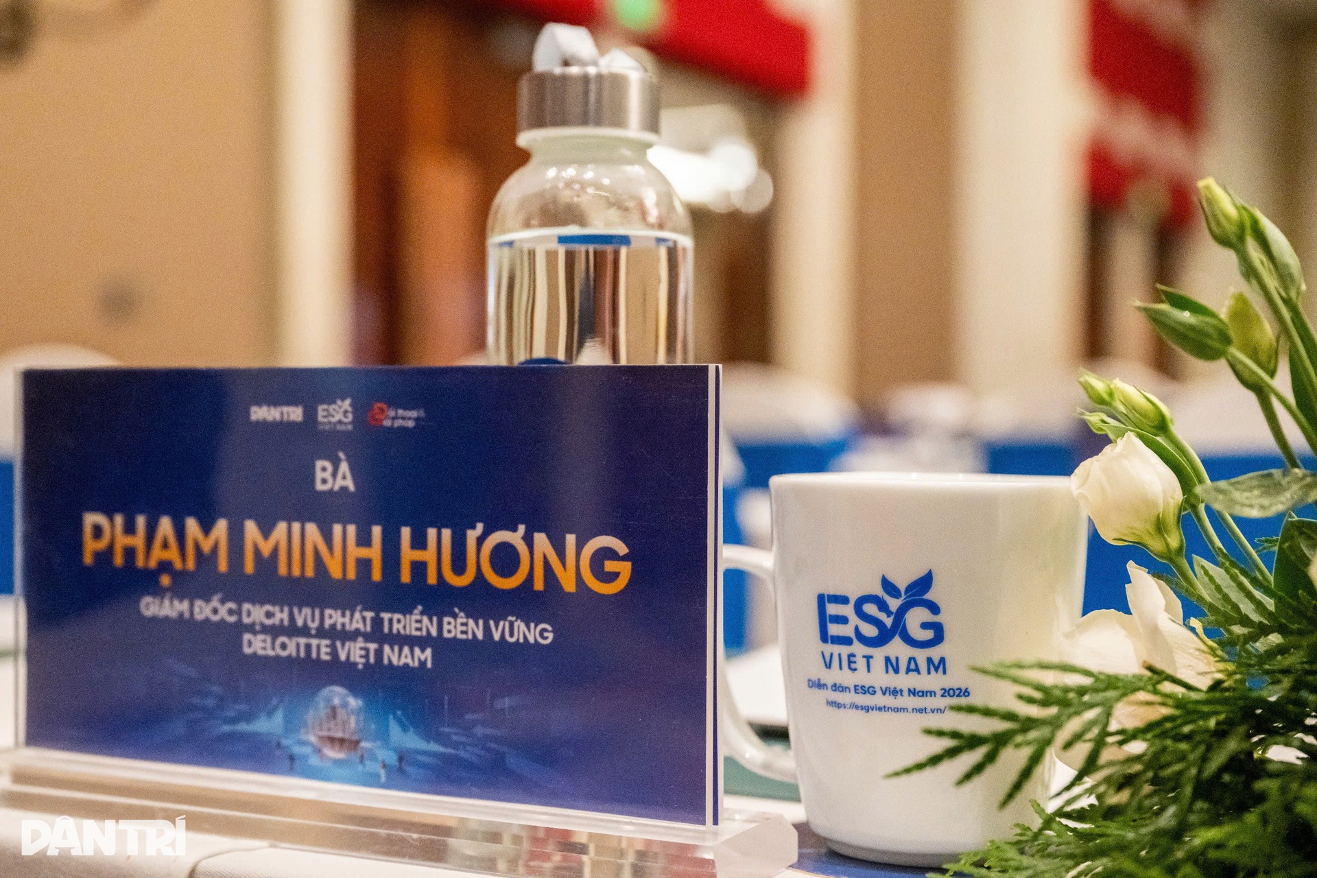 Tất bật chuẩn bị cho hội thảo về tăng trưởng kinh tế 2 con số chiều 27/5 - 6 Tất bật chuẩn bị cho hội thảo về tăng trưởng kinh tế 2 con số chiều 27/5 - 6