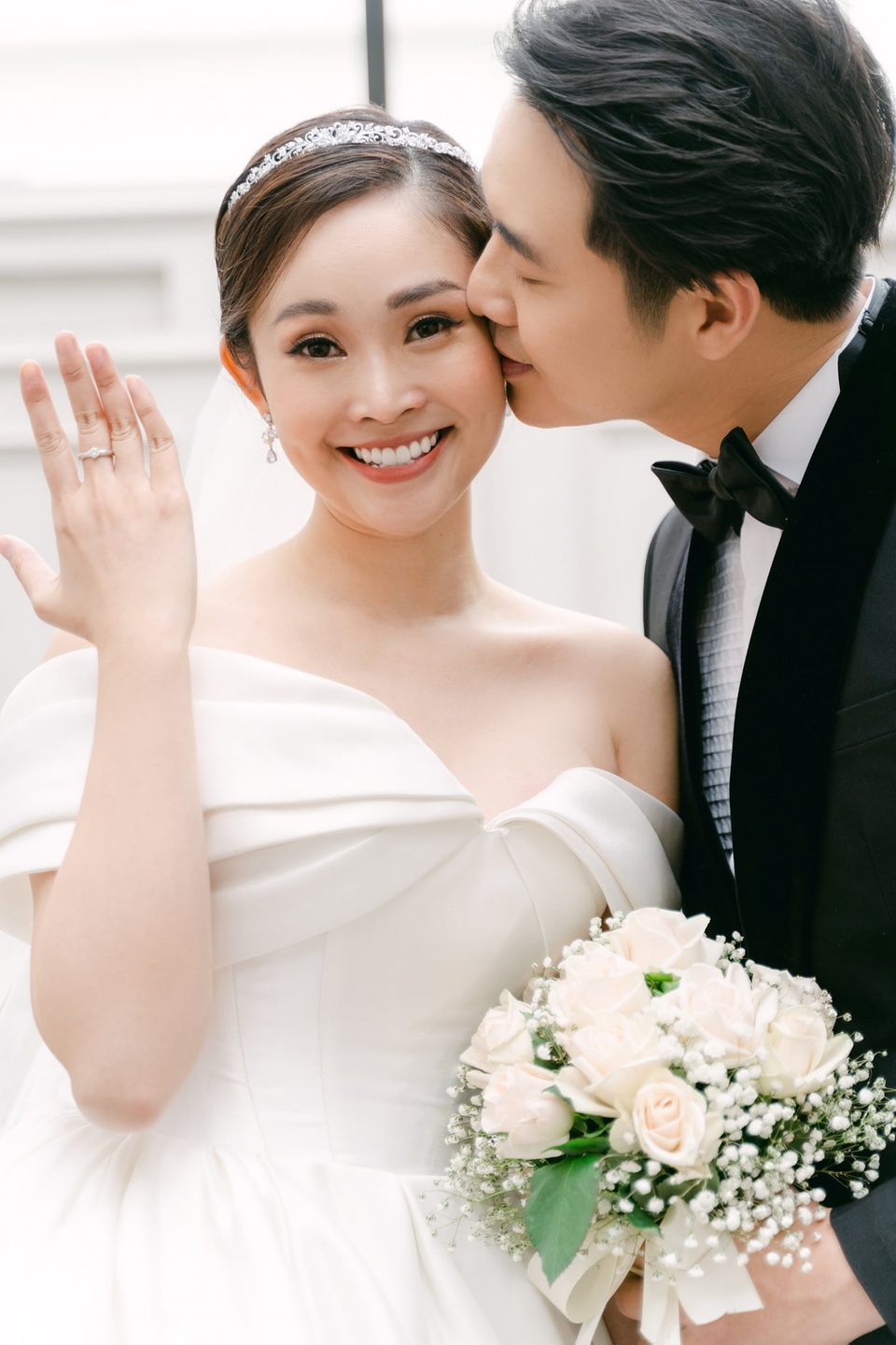 Ảnh cưới đẹp lung linh của MC Thùy Linh VTV với chồng kém 5 tuổi - 4 Ảnh cưới đẹp lung linh của MC Thùy Linh VTV với chồng kém 5 tuổi - 4