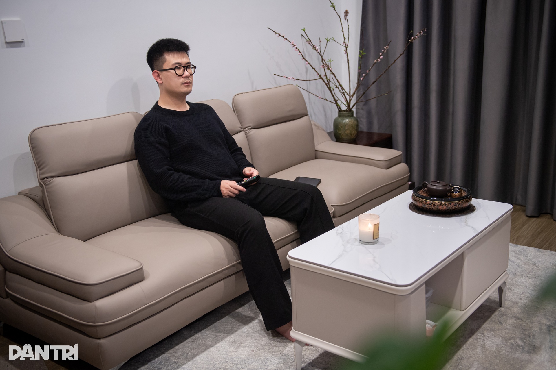 Trời nồm: Sinh viên cắn răng chi tiền giặt quần áo ở tiệm vì hết đồ mặc - 7