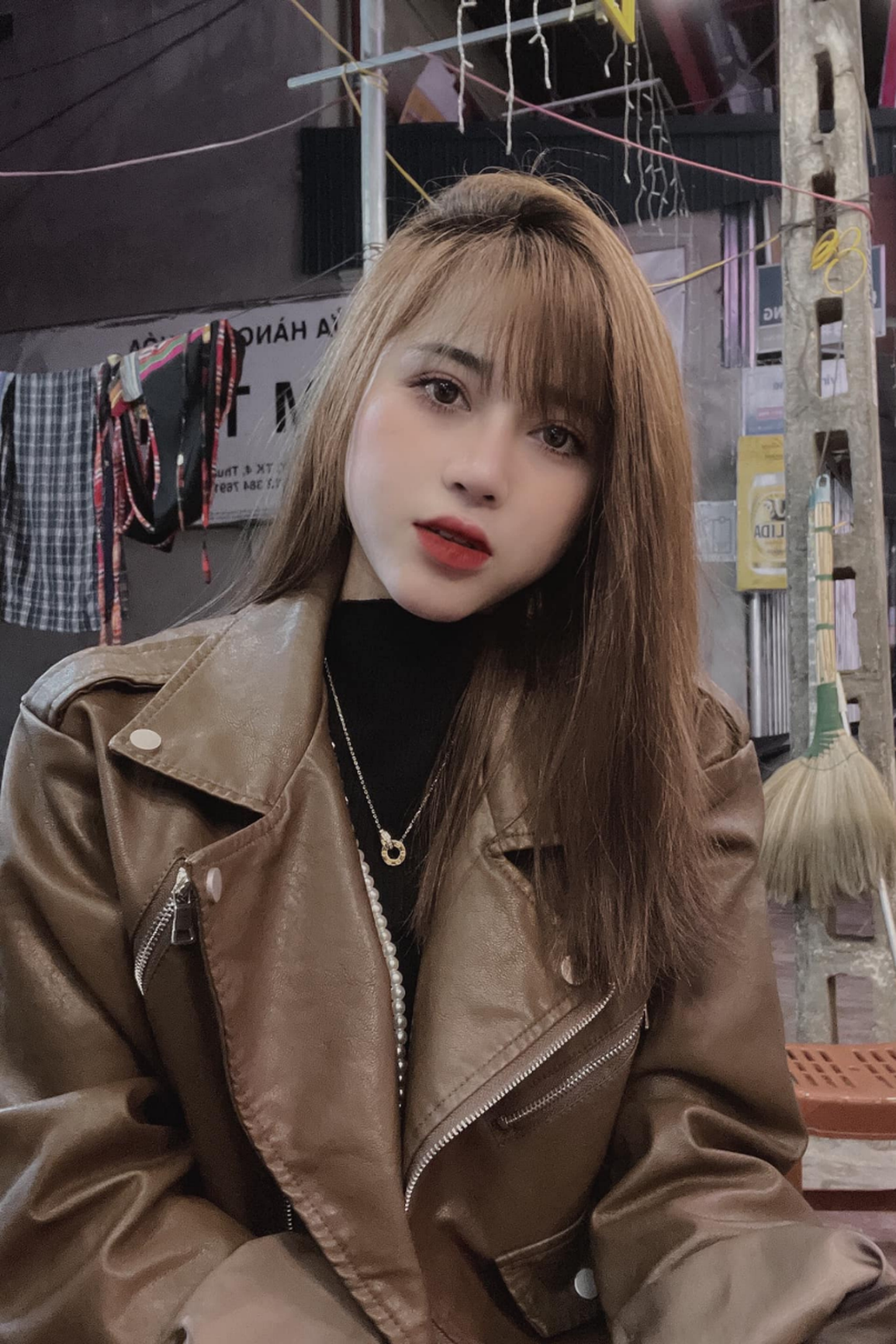 Bạn trẻ vỡ òa niềm vui được bố mẹ đón về ăn Tết từ khu cách ly - 2 Bạn trẻ vỡ òa niềm vui được bố mẹ đón về ăn Tết từ khu cách ly - 2