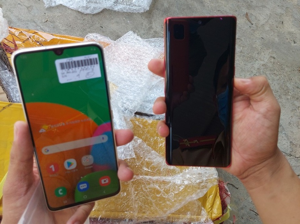 Gần 7.600 điện thoại iPhone, Samsung có dấu hiệu nhập lậu bị bắt giữ - 2 Gần 7.600 điện thoại iPhone, Samsung có dấu hiệu nhập lậu bị bắt giữ - 2