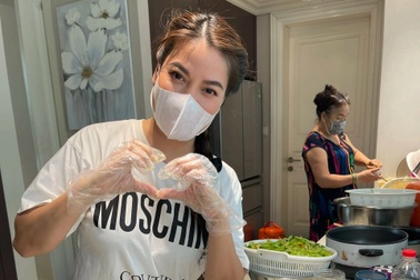 Trương Ngọc Ánh: "Bà nội bé Bảo Tiên ở Mỹ gửi ủng hộ nấu cơm cho bệnh viện"