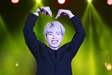 Dàn sao trẻ thổi bùng bầu không khí đón tân sinh viên tại Hà Nội