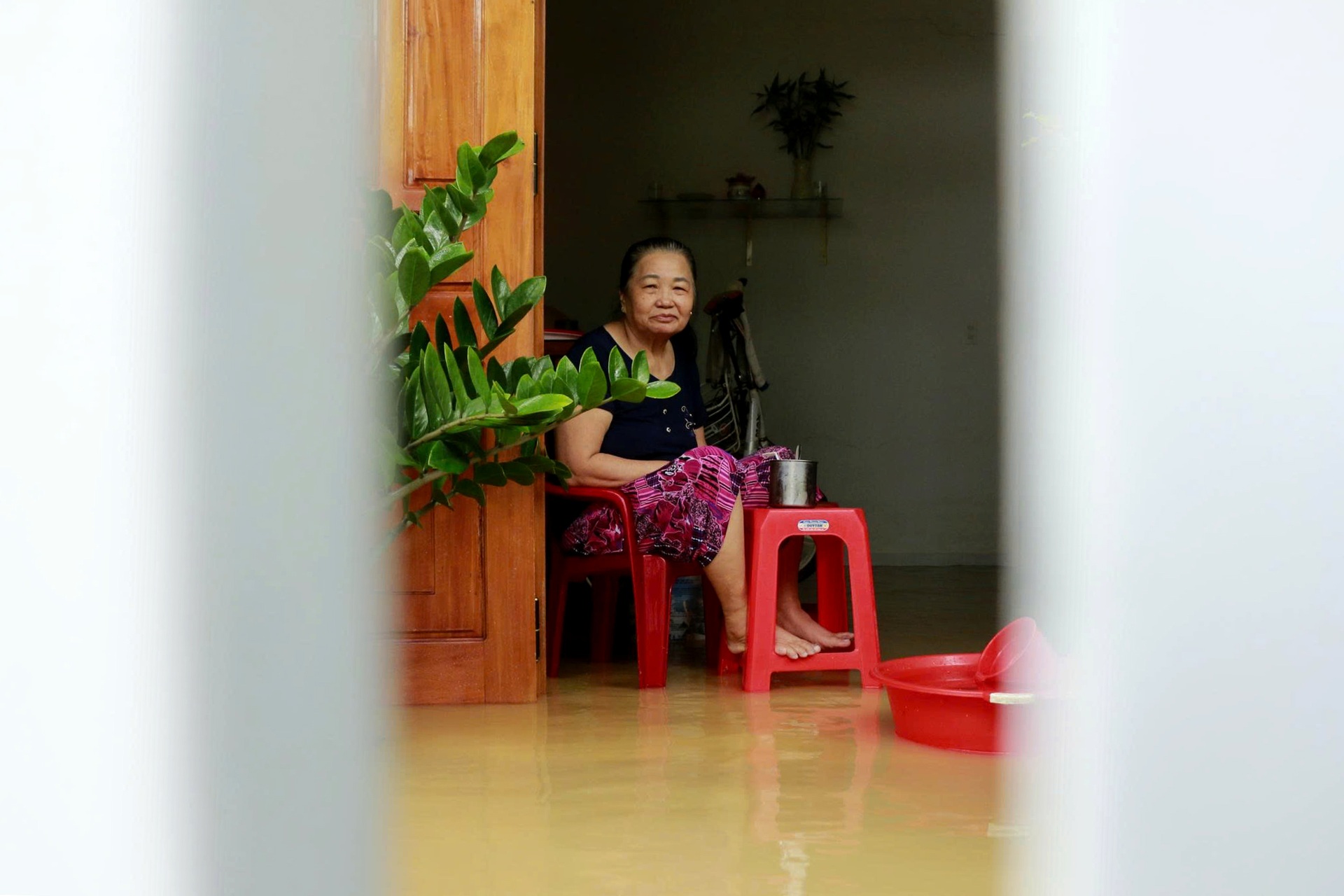 Mưa lớn, sạt lở ở Khánh Hòa làm 7 người tử vong, nhiều nơi ngập sâu - 3 Mưa lớn, sạt lở ở Khánh Hòa làm 7 người tử vong, nhiều nơi ngập sâu - 3