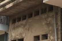 Người đàn ông nghi cầm dao truy sát cả nhà khiến bé gái 4 tuổi tử vong