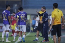 HLV Chu Đình Nghiêm: "CLB Hà Nội khó tấn công khi mất Hùng Dũng"