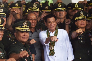 Tổng thống Philippines muốn quân đội tham gia cuộc chiến chống ma túy