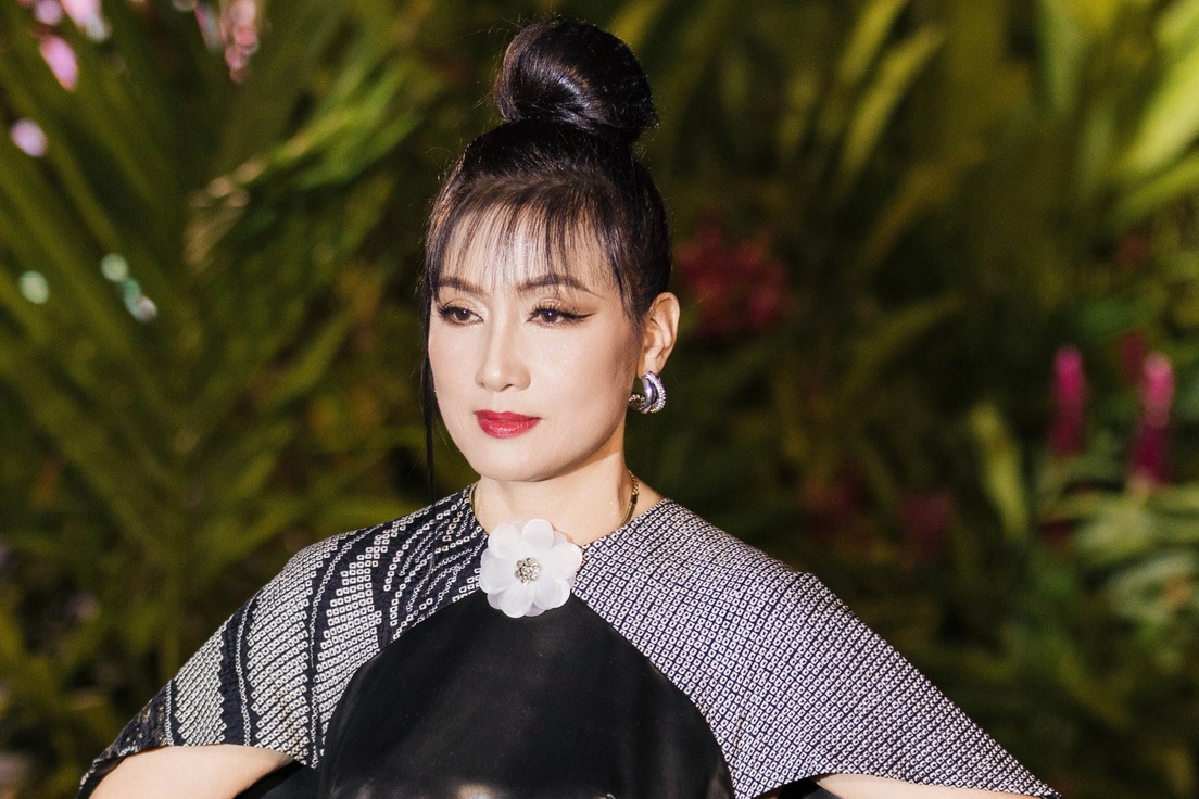 "Nữ hoàng ảnh lịch" Hiền Mai diễn thời trang, khoe nhan sắc không tuổi