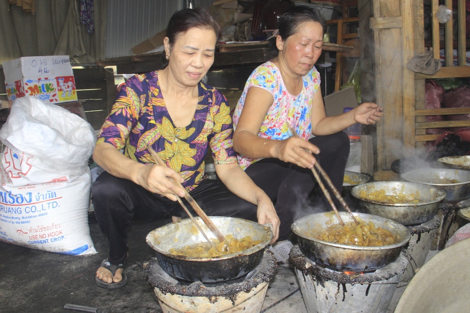 Sát Tết, làng nghề mứt Quảng Trị tất bật vào vụ lớn nhất trong năm - 2 Sát Tết, làng nghề mứt Quảng Trị tất bật vào vụ lớn nhất trong năm - 2
