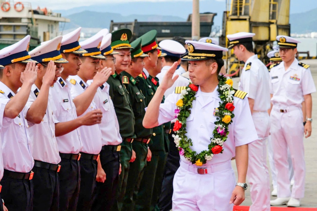 Tàu huấn luyện Suzunami của Nhật Bản cập cảng Đà Nẵng - 3
