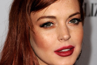 Bố Lindsay Lohan phản ứng trước tin đồn con gái là “gái bao”