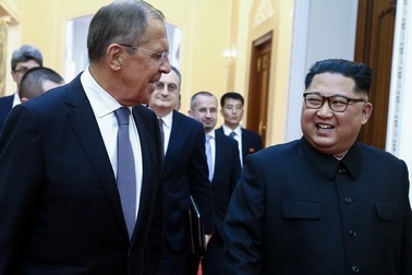Ông Kim Jong-un cam kết phi hạt nhân hóa trước thượng đỉnh với Mỹ