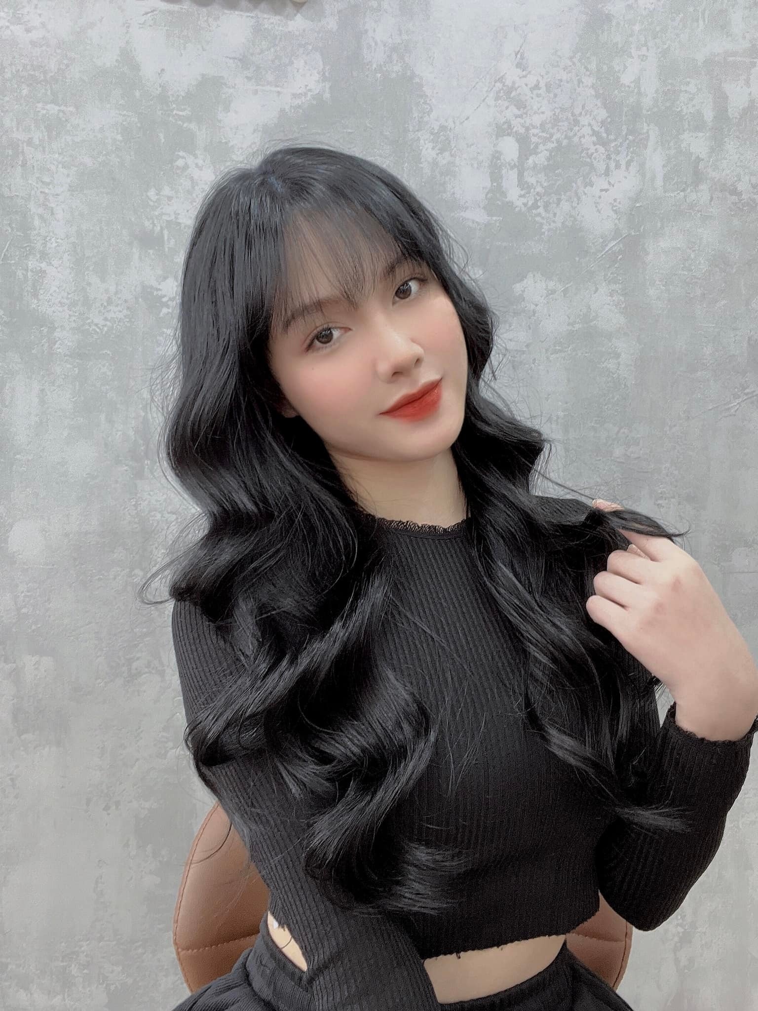 Bạn gái Nhâm Mạnh Dũng: Học vấn bất ngờ, được động viên đi thi hoa hậu - 4 Bạn gái Nhâm Mạnh Dũng: Học vấn bất ngờ, được động viên đi thi hoa hậu - 4