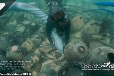 Tìm thấy 100 bình vò đựng dầu ô liu và rượu niên đại 1.700 năm