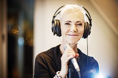 Giọng ca “It Must Have Been Love” qua đời ở tuổi 61