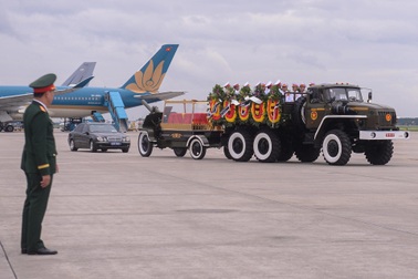 Tiễn biệt nguyên Chủ tịch nước Trần Đức Lương về quê nhà Quảng Ngãi