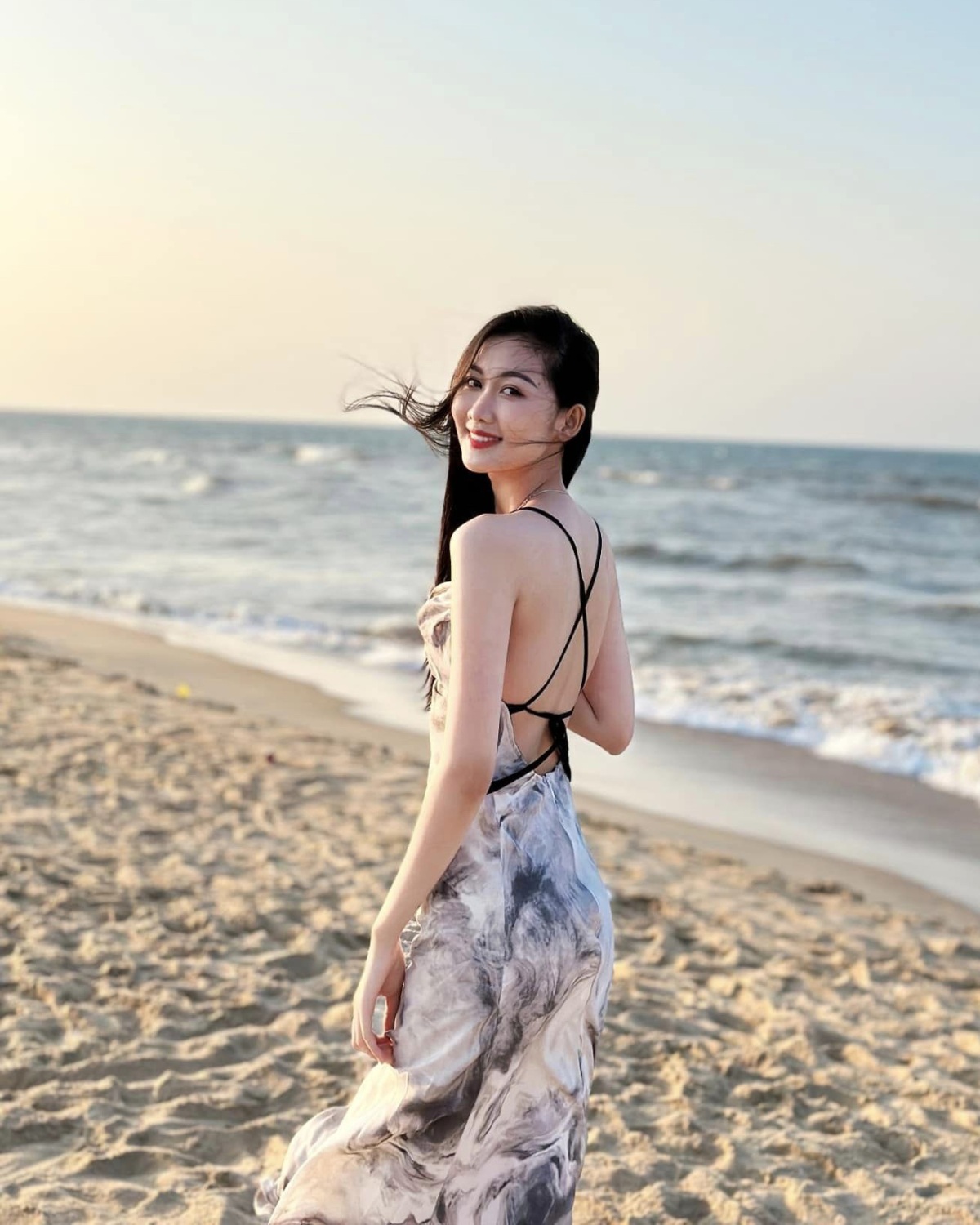 Quế Anh sẽ đại diện Việt Nam dự thi Miss Grand International tổ chức tại Thái Lan và Campuchia vào tháng 10 tới. Mỹ nhân sinh năm 2001 có 2 tháng để tập luyện, trau dồi trước khi lên đường chinh chiến tại sân chơi quốc tế. 