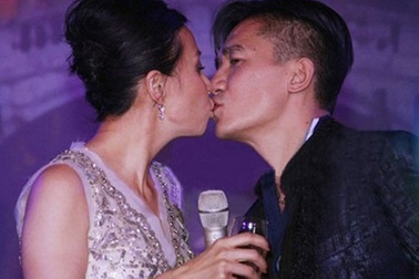 Lương Triều Vỹ hạnh phúc trong ngày sinh nhật cùng “bà xã”