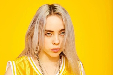 Ca sĩ Billie Eilish "bị phá hủy não bộ" vì từng... nghiện phim "đen"