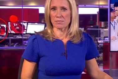 Hy hữu cảnh “nóng” xuất hiện trong bản tin thời sự của BBC