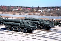 Nga điều tên lửa tối tân bảo vệ Tổng thống Putin tại diễn đàn quan trọng