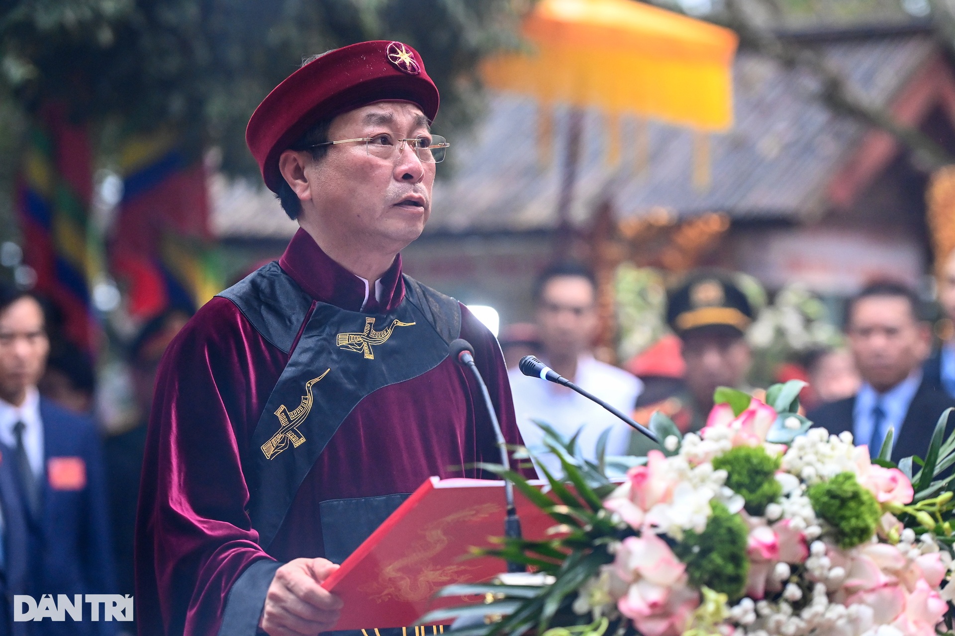 Chủ tịch nước Lương Cường cùng nhân dân dâng hương các Vua Hùng - 7 Chủ tịch nước Lương Cường cùng nhân dân dâng hương các Vua Hùng - 7
