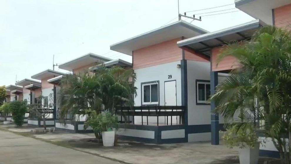 Rủ bạn gái mới quen tới khu nghỉ dưỡng, người đàn ông nhận trái đắng - 1 Rủ bạn gái mới quen tới khu nghỉ dưỡng, người đàn ông nhận trái đắng - 1